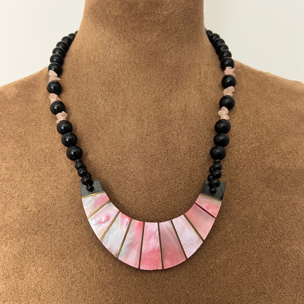 Karla‎ Jordan Mother of Pearl Onyx Statement Necklace 20 Inch Mermaidcore